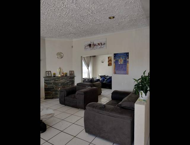 3 BEDROOM HOUSE FOR SALE IN FOREST HILL